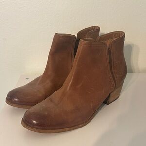 Clark’s Artisan Collection Cognac Tan Brown Leather Booties Size 11